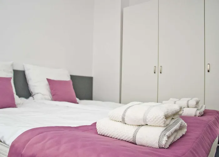 לינה וארוחת בוקר Park 3*